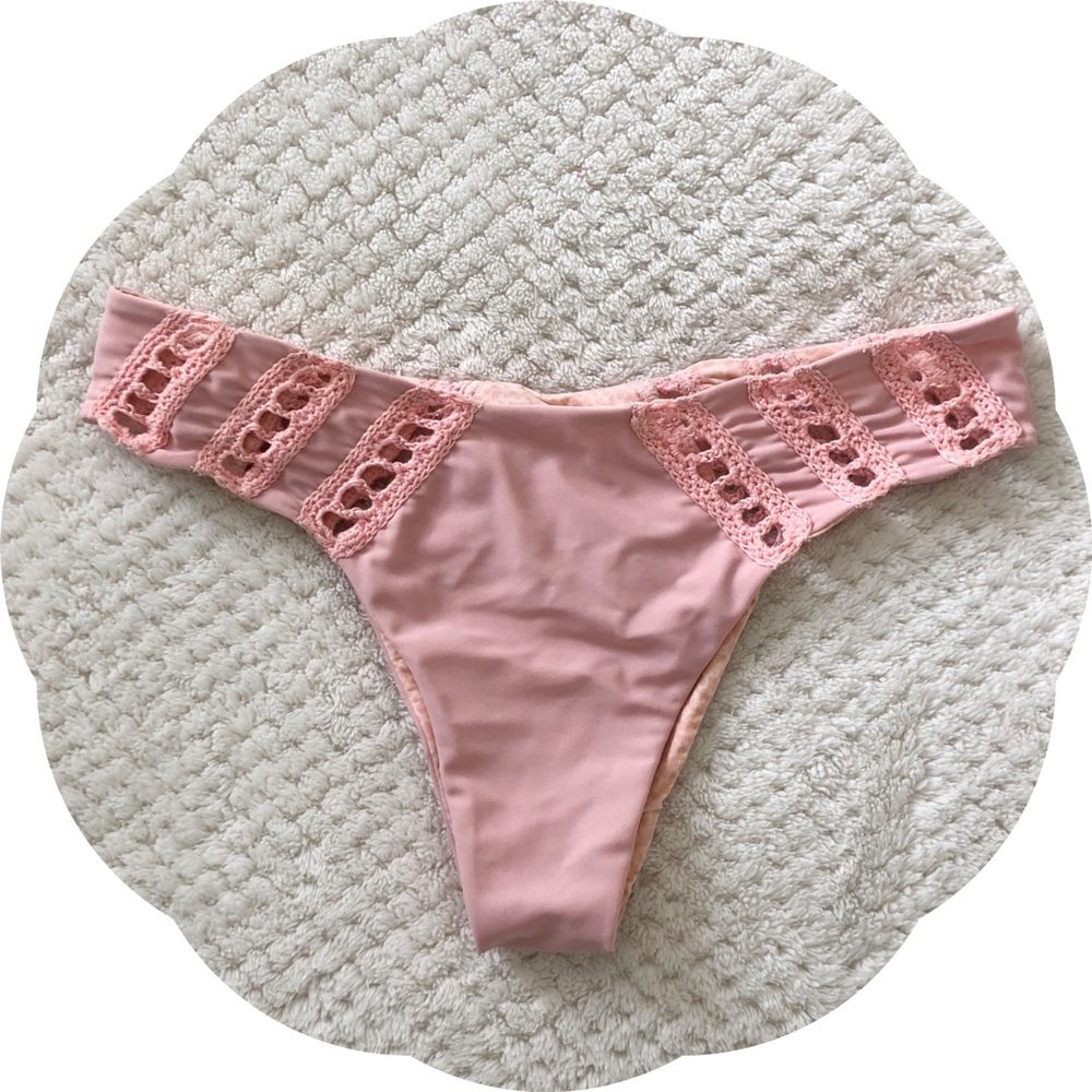 ✨LIKE NEW✨ Acacia Sunrise Chuns Bottom